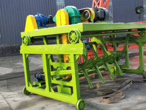 Introduction of groove type compost turner