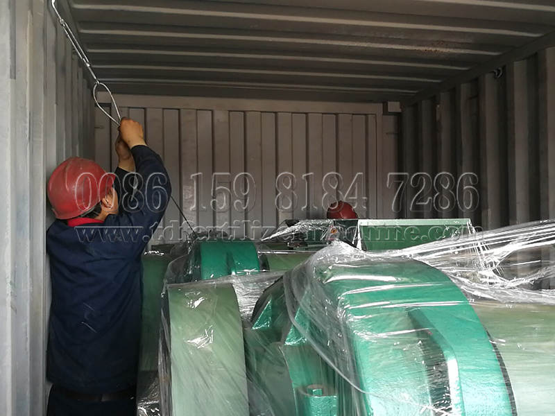 shipment-to-ukraine-about-four-sets-of-double-roller-granulator (2)